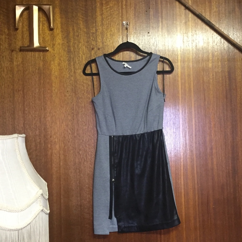 **SOLD**Mystree dress grey with zipper detail